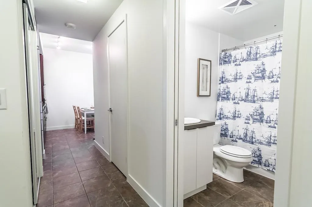 Aoc Suites - Two Bedroom Condo - City/Cn Tower View Toronto