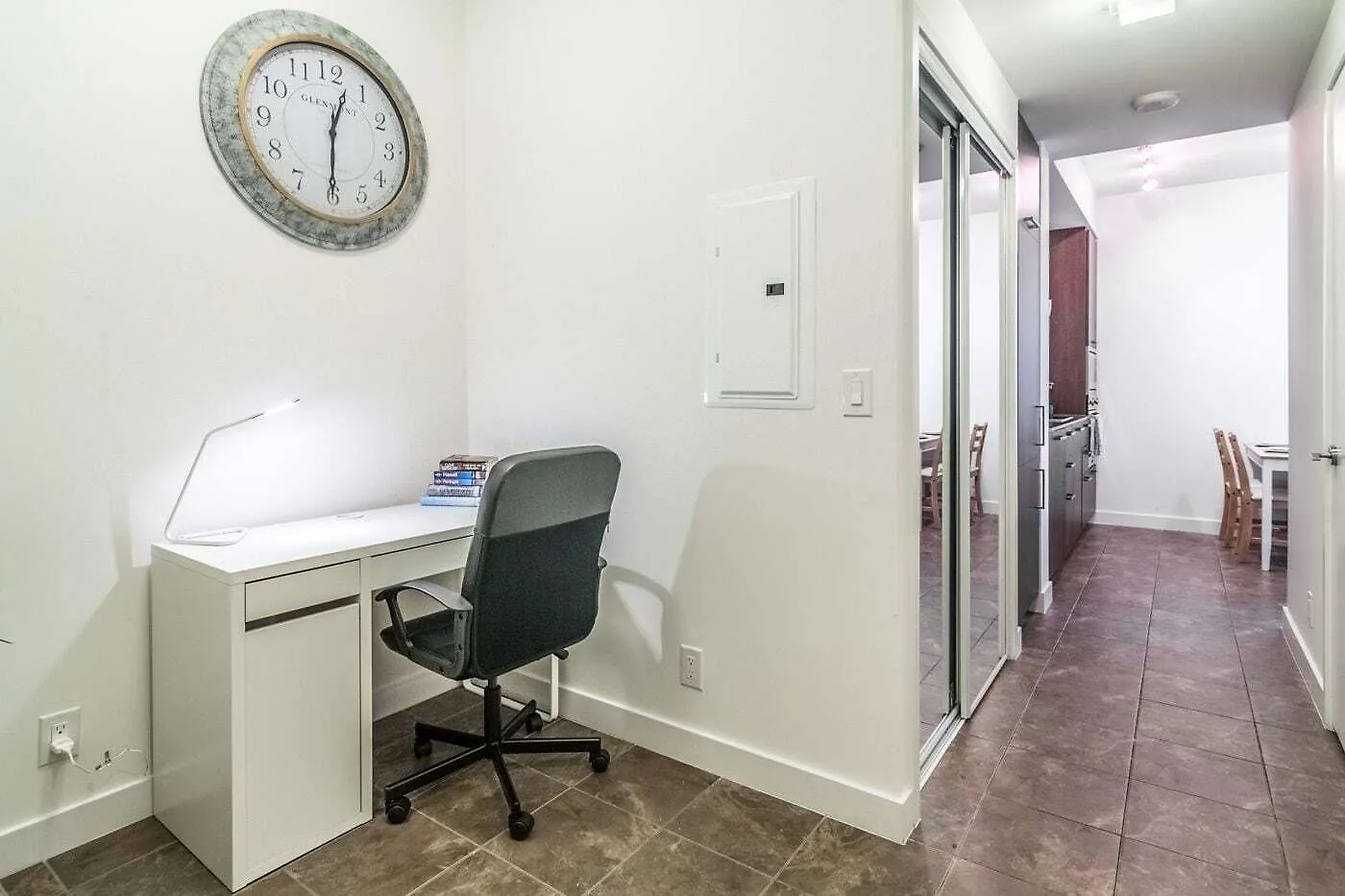 Aoc Suites - Two Bedroom Condo - City/Cn Tower View Toronto