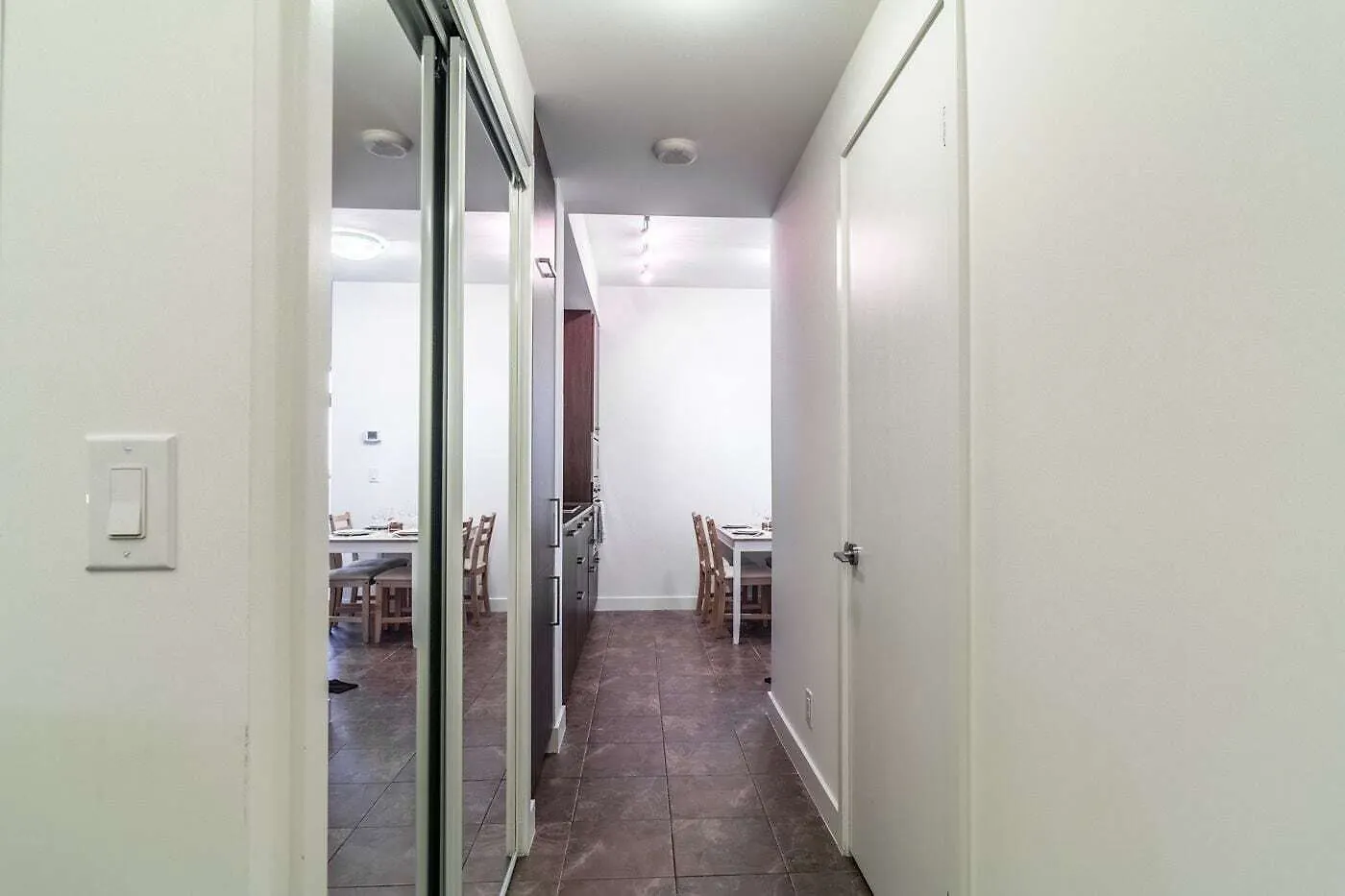 Aoc Suites - Two Bedroom Condo - City/Cn Tower View Canada