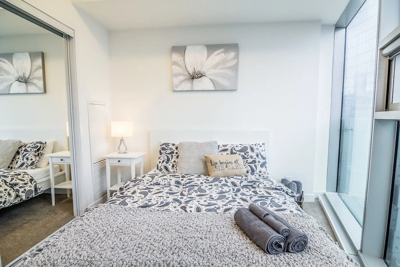 Aoc Suites - Two Bedroom Condo - City/Cn Tower View Apartment